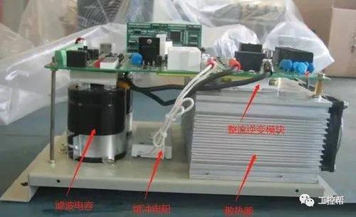 拆开外壳的工业变频器内部结构实拍