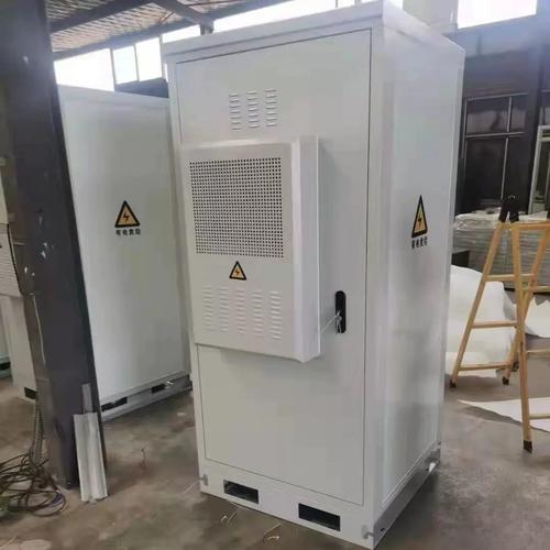 城市5G基站旁边缘计算机柜实拍