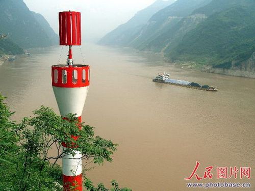 南京长江边老式光伏航标灯实拍