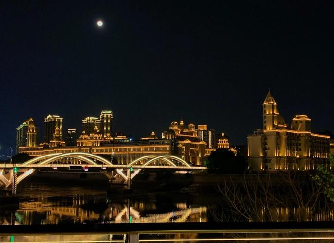 仓山废弃洋房夜景