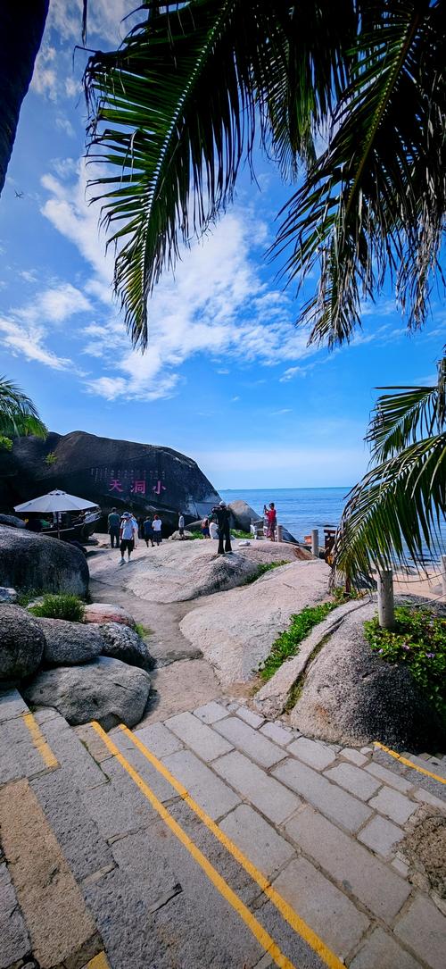 6. 大小洞天景区外的野海滩：一个人的太平洋