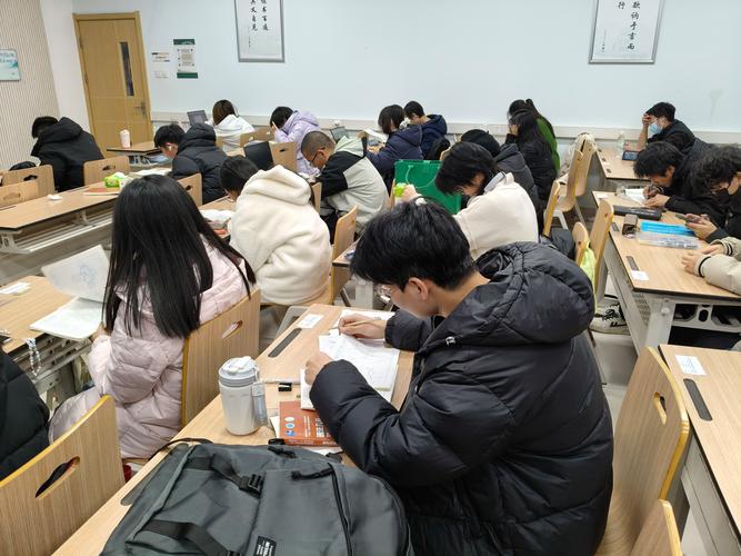 非全日制工程硕士上课场景实拍