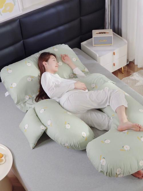 孕妇侧睡记忆枕卧室使用场景实拍