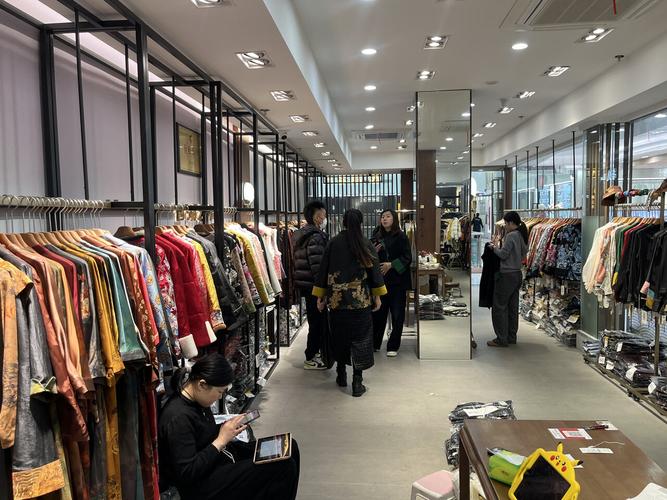 杭州四季青服装档口扩散模型AI试衣现场