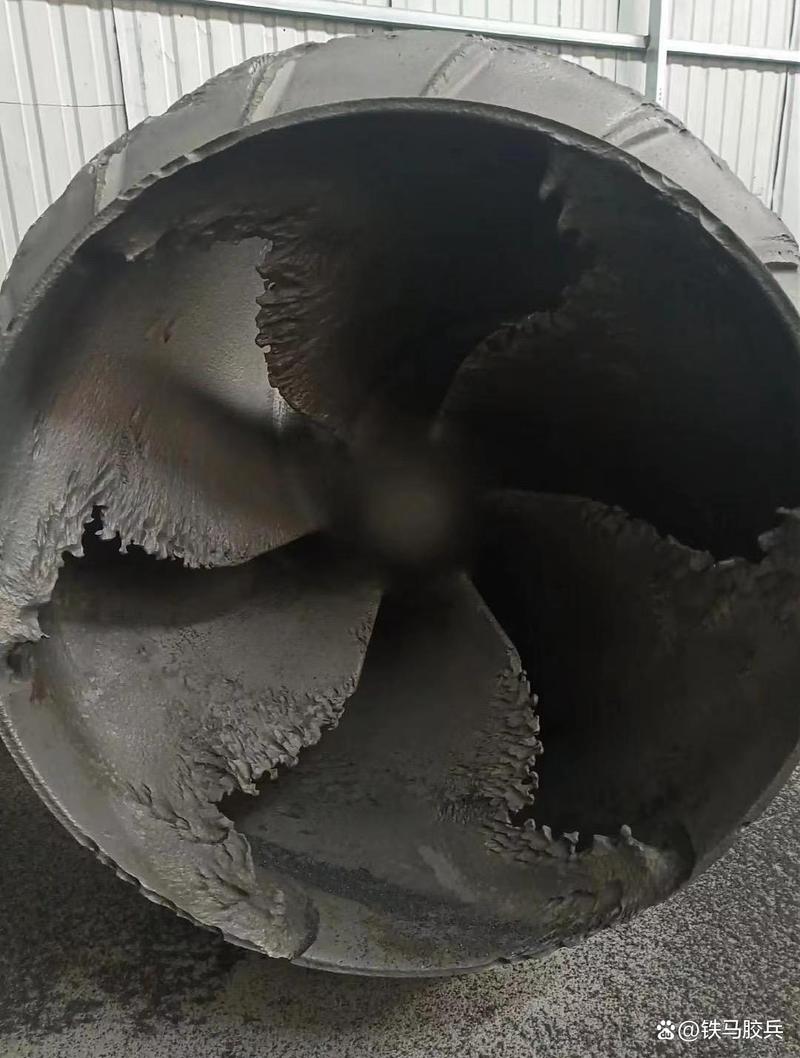 高温工业离心风机叶轮积灰现象