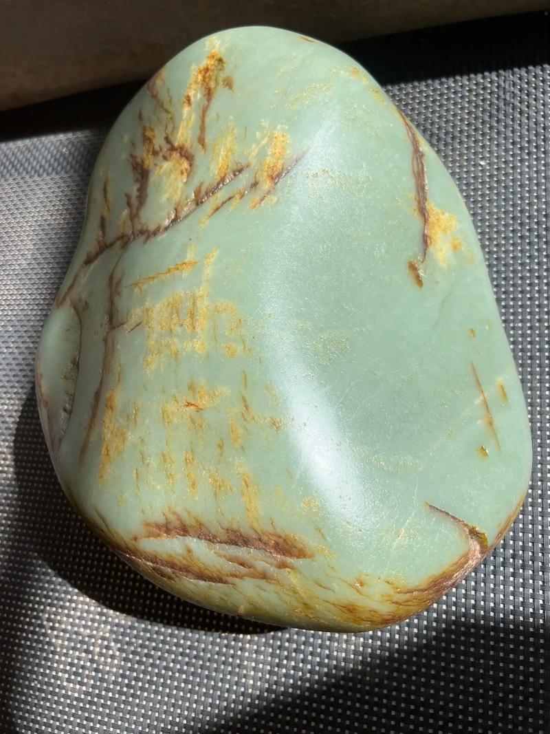 青玉籽料原石盘玩包浆效果