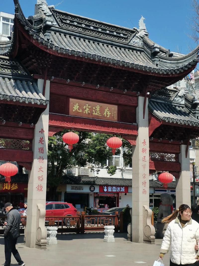 第三站:七宝老街与朱家角——古镇里的“反套路”购物