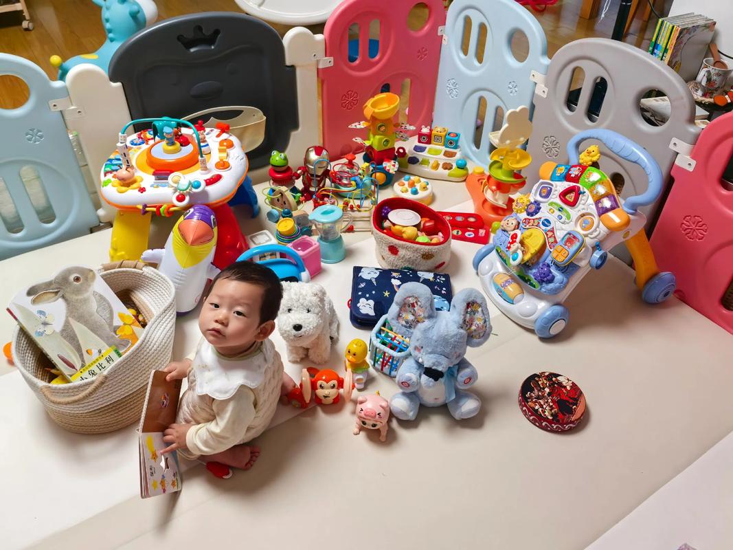 堆积如山的闲置早教玩具