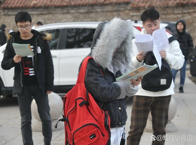 高中学生在走廊寒风里背书的真实场景