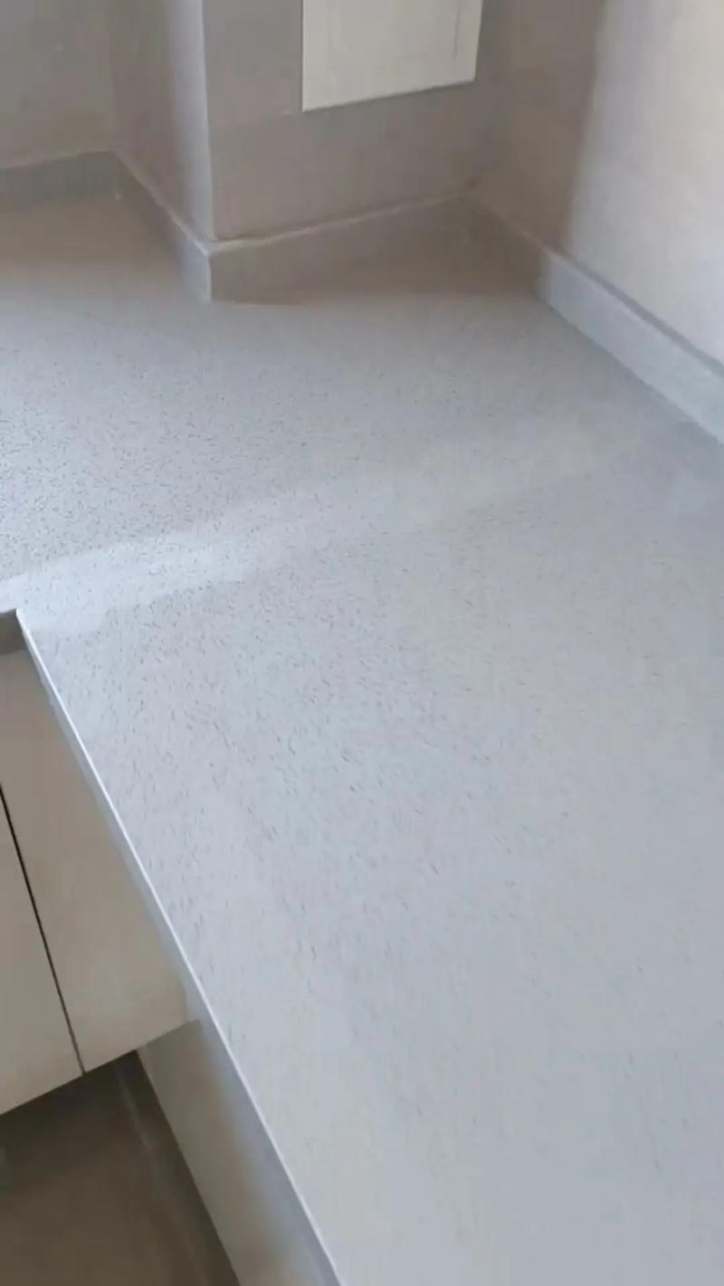 家装厨房石英石台面接缝同色打胶施工实拍