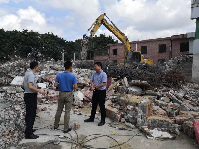 拆迁律师实地勘察拆迁房屋现场照片