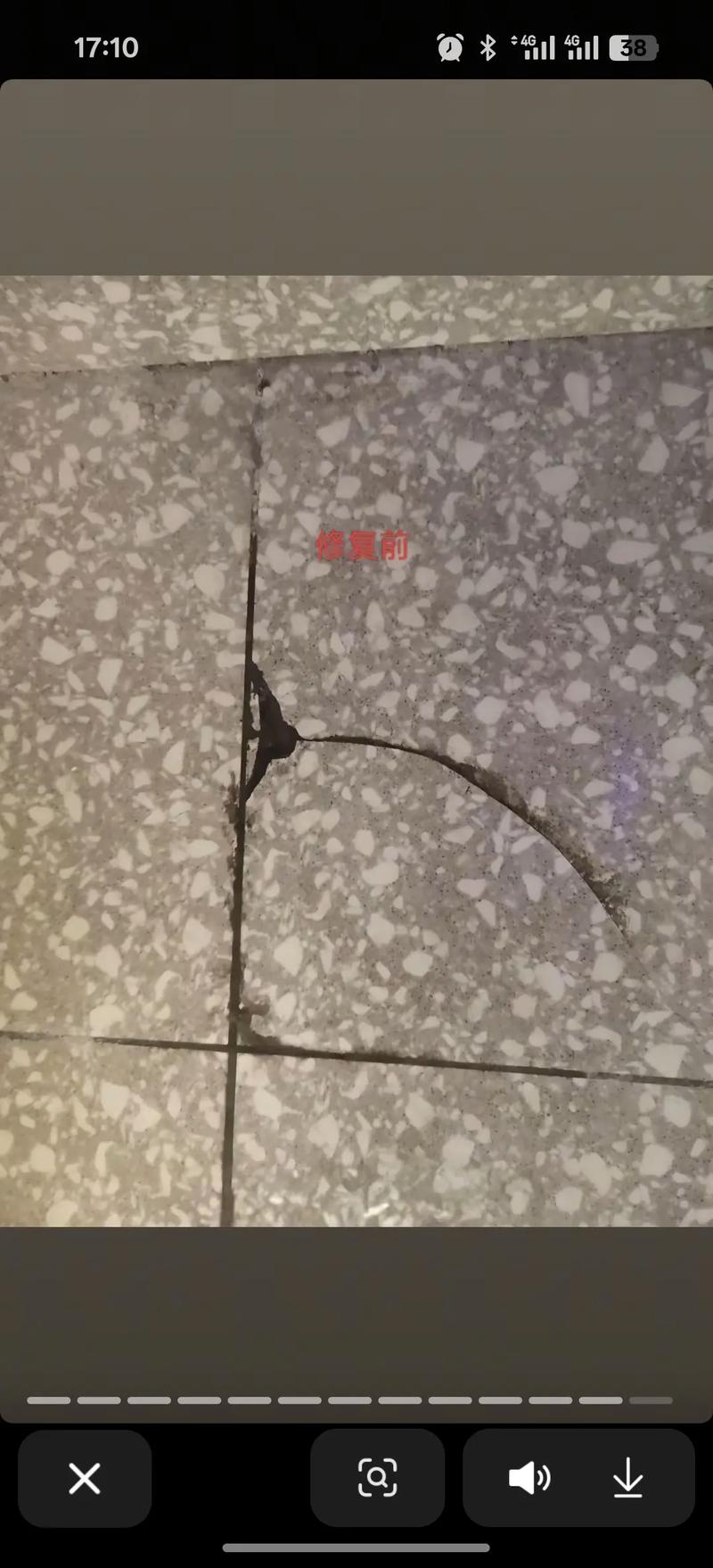 装修地面保护膜破损划伤瓷砖对比