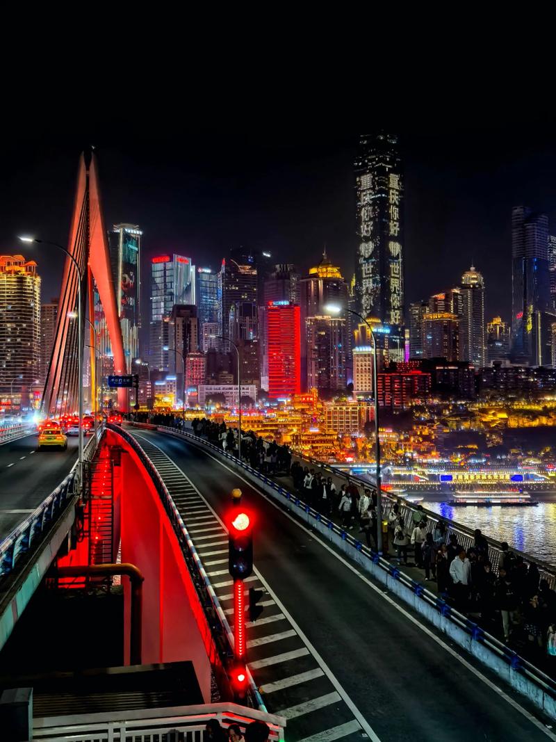 千厮门大桥视角拍洪崖洞夜景