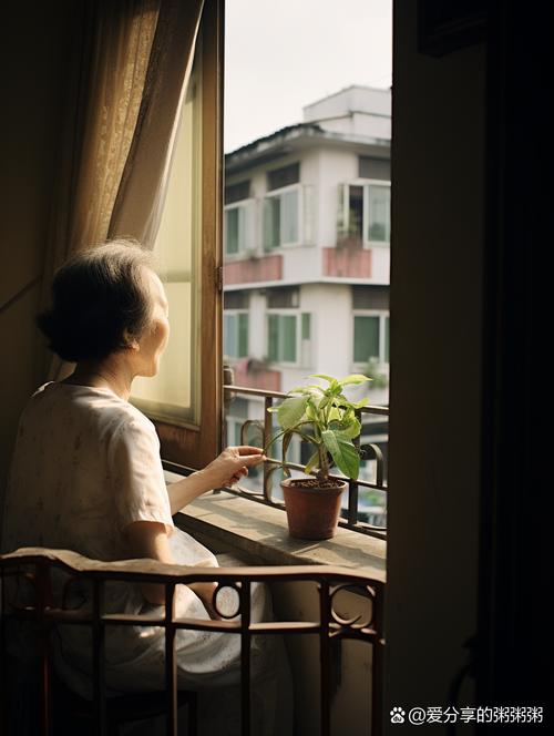 妈妈自我关爱独处发呆阳台场景