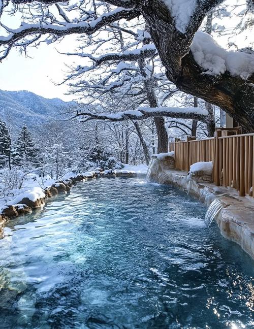 日式雪景户外温泉雾气升腾