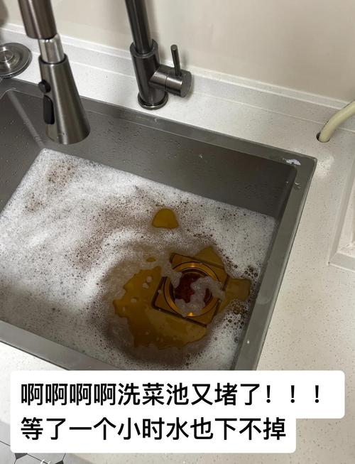 最容易被漏掉的脏地方,其实是你天天摸的下水塞