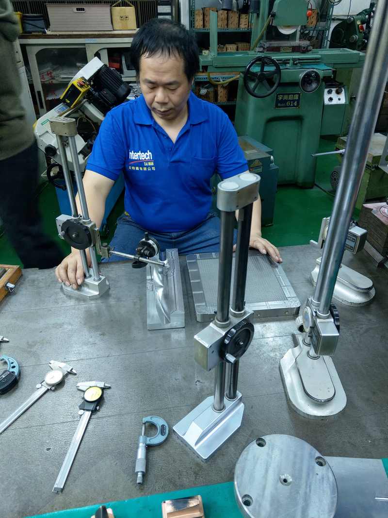 冲压模具厂家成品试模尺寸检测现场