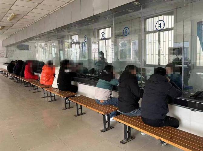 看守所家属会见预约窗口实景