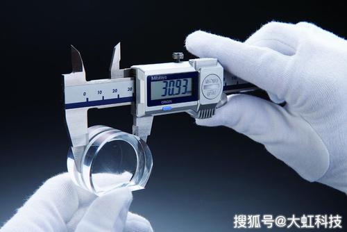 机械加工来料尺寸卡尺测量现场