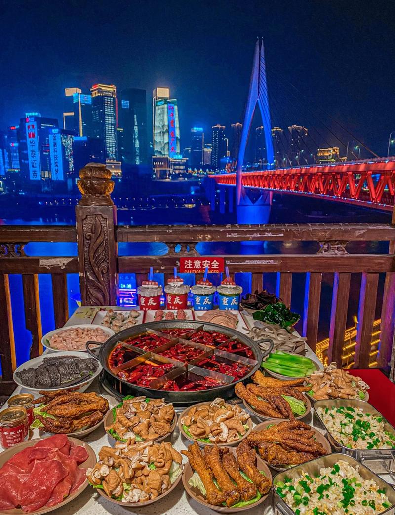 手机测评真实夜拍火锅场景直出样片对比