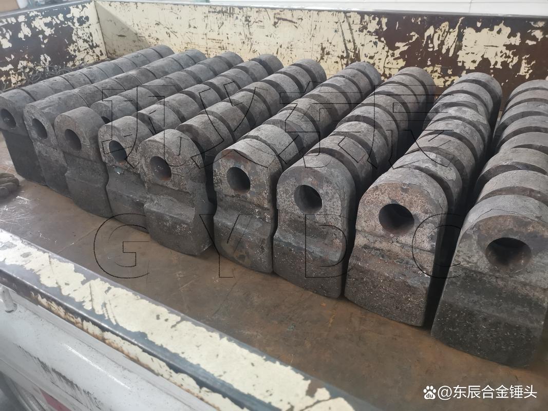 锤头材质:不是越硬越好,而是要“韧”