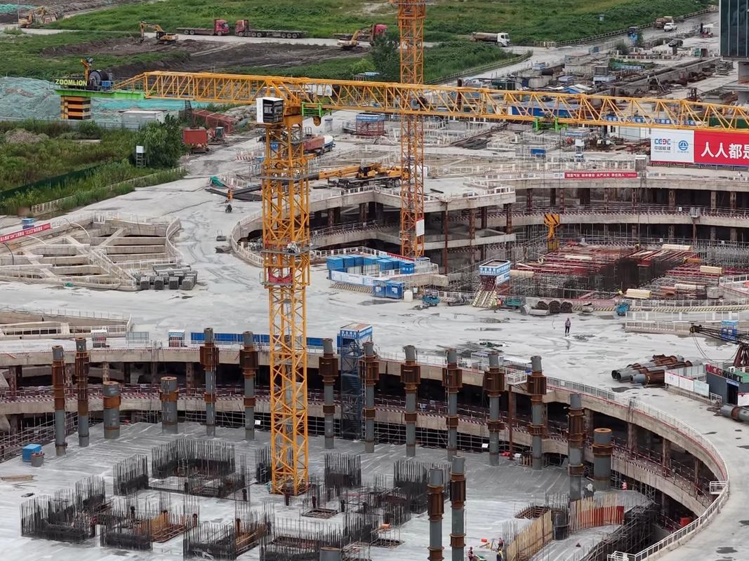 南京江北新区在建期房工地外景