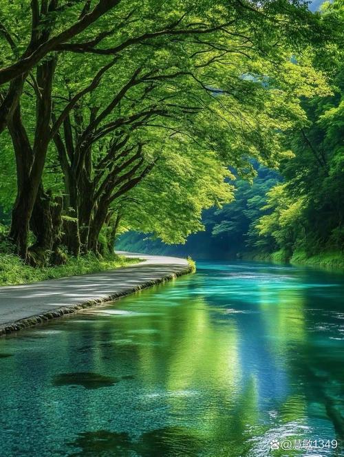慢成长，就像河水冲出来的样子
