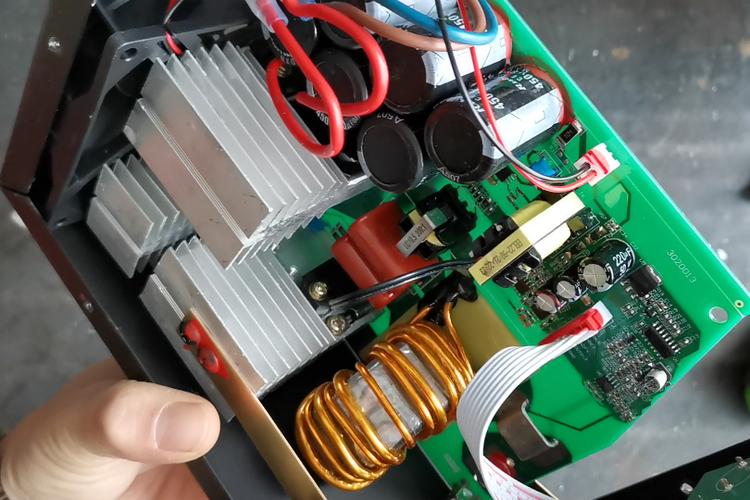 高频焊机内部结构做工对比
