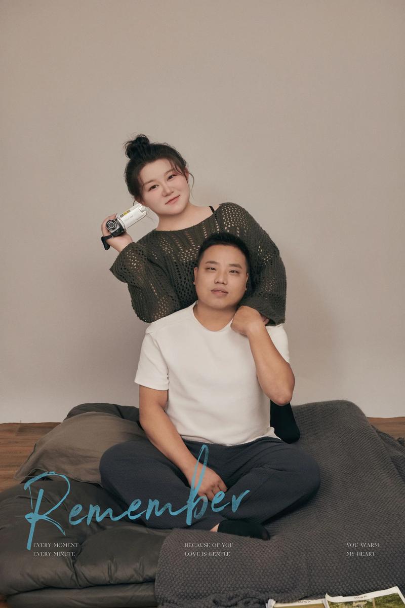 夫妻纪念结婚两周年棉婚照片