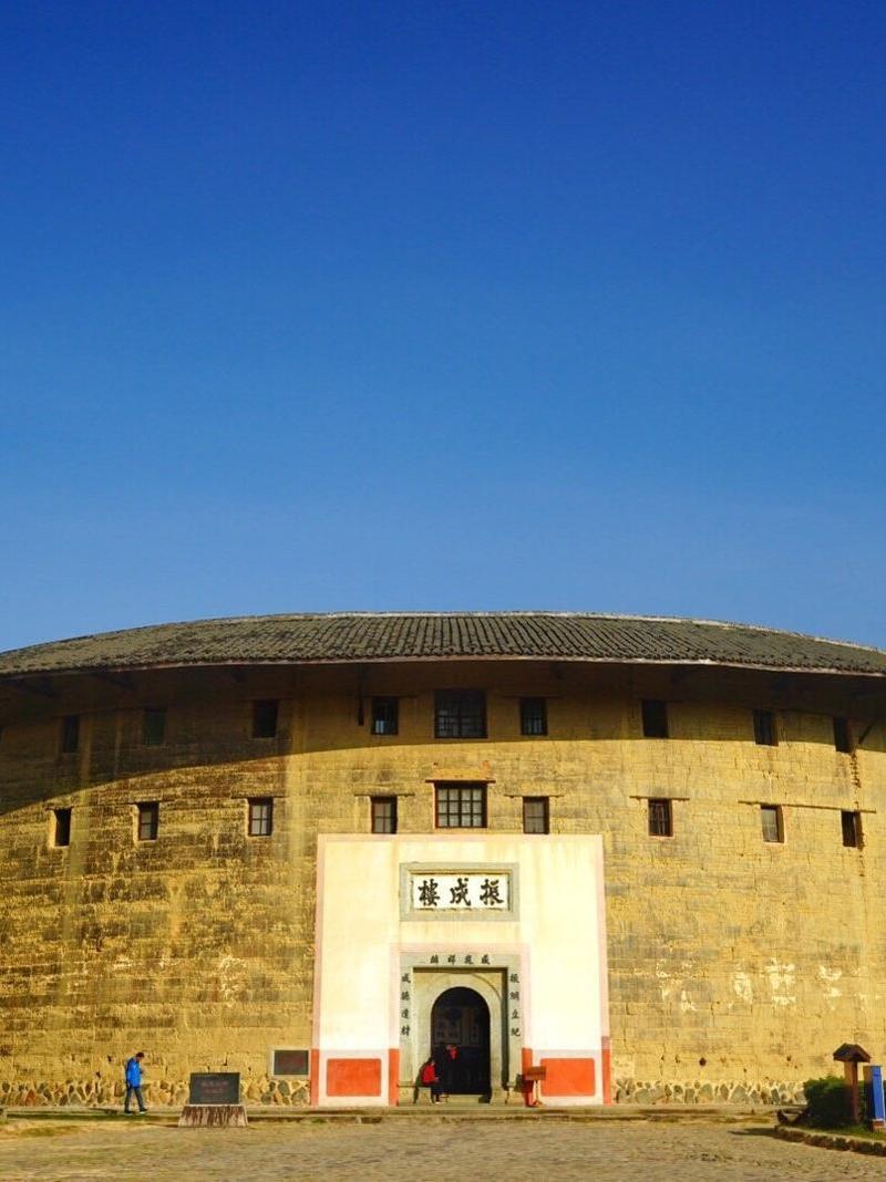 福建永定振成楼圆形天井秋景