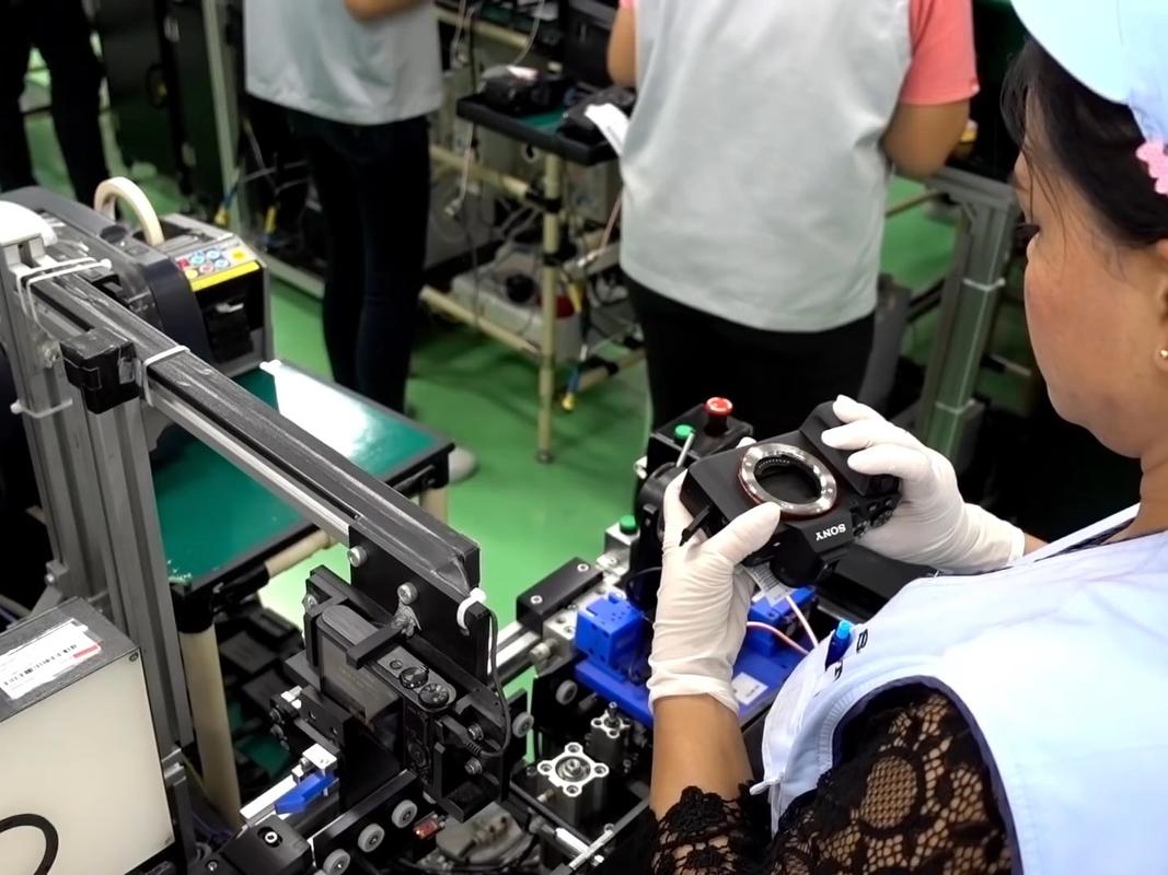 冲压车间流水线工业相机安装实拍