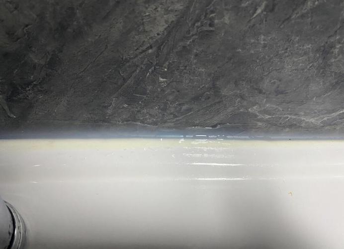 酸性玻璃胶腐蚀镜子边缘的效果对比