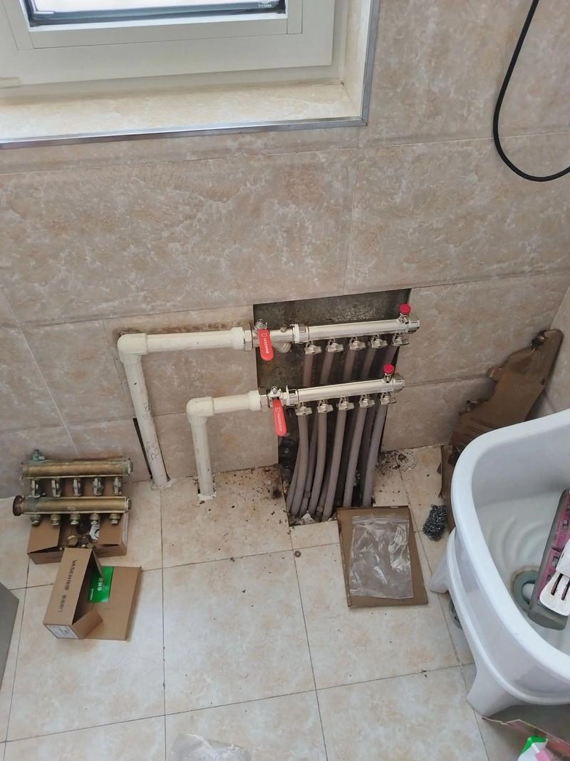 暖气片分水器检修口预留实例