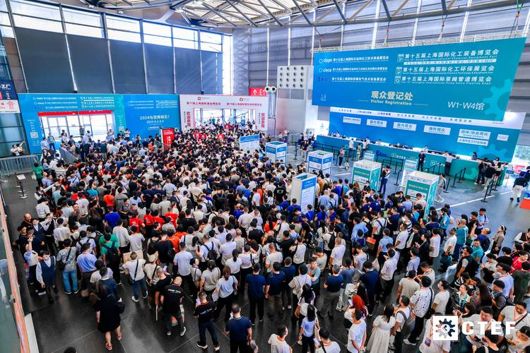 B2B展会客户登记台现场场景