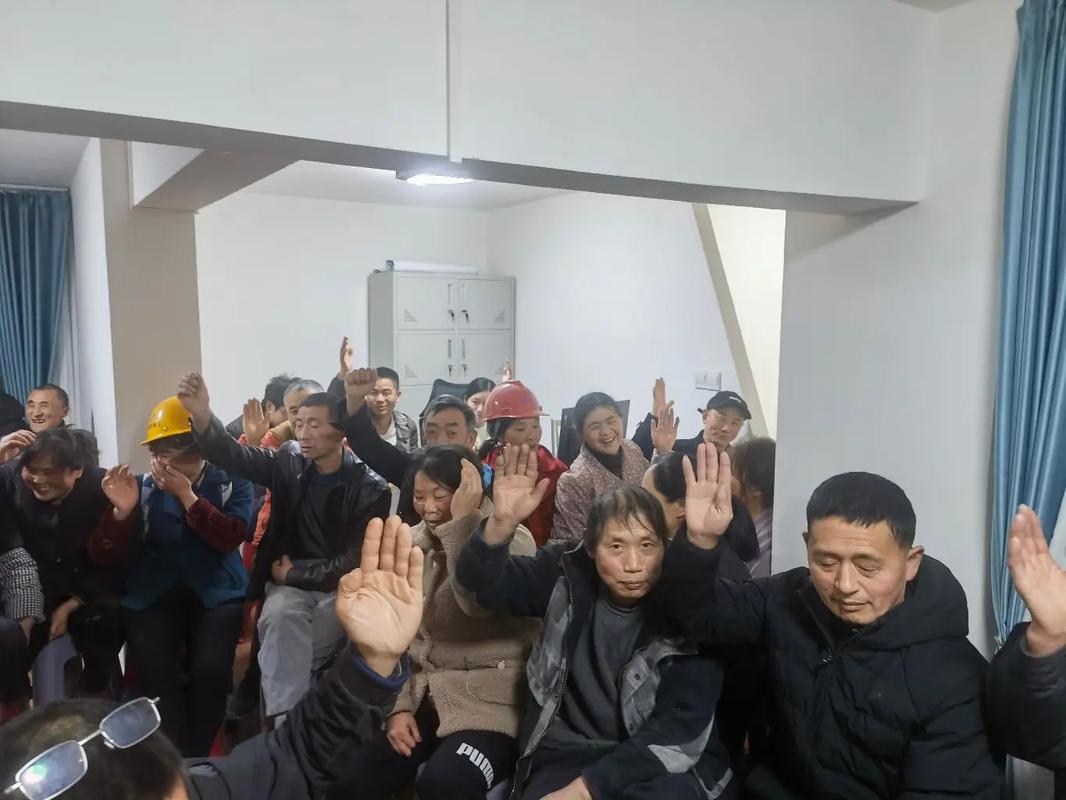 家庭会议制定隐私规则,孩子举手投票