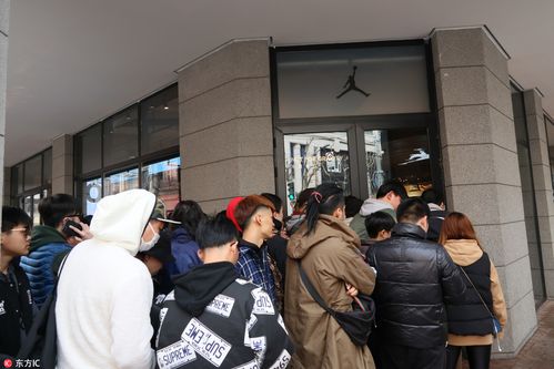 2010年上海淮海路AJ球鞋发售排队现场