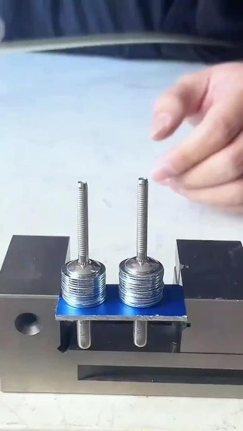 铆接干涉量检测工件实物图