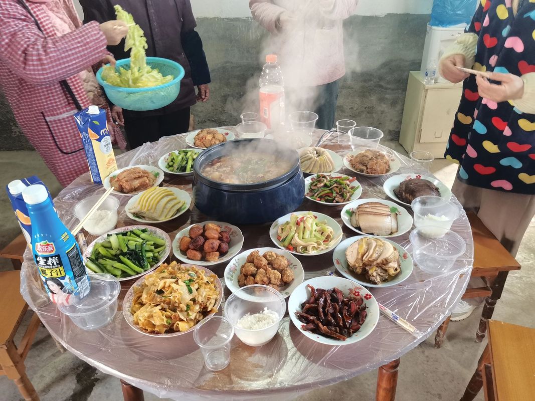 南漳乡村农家乐荆山春季家常菜桌