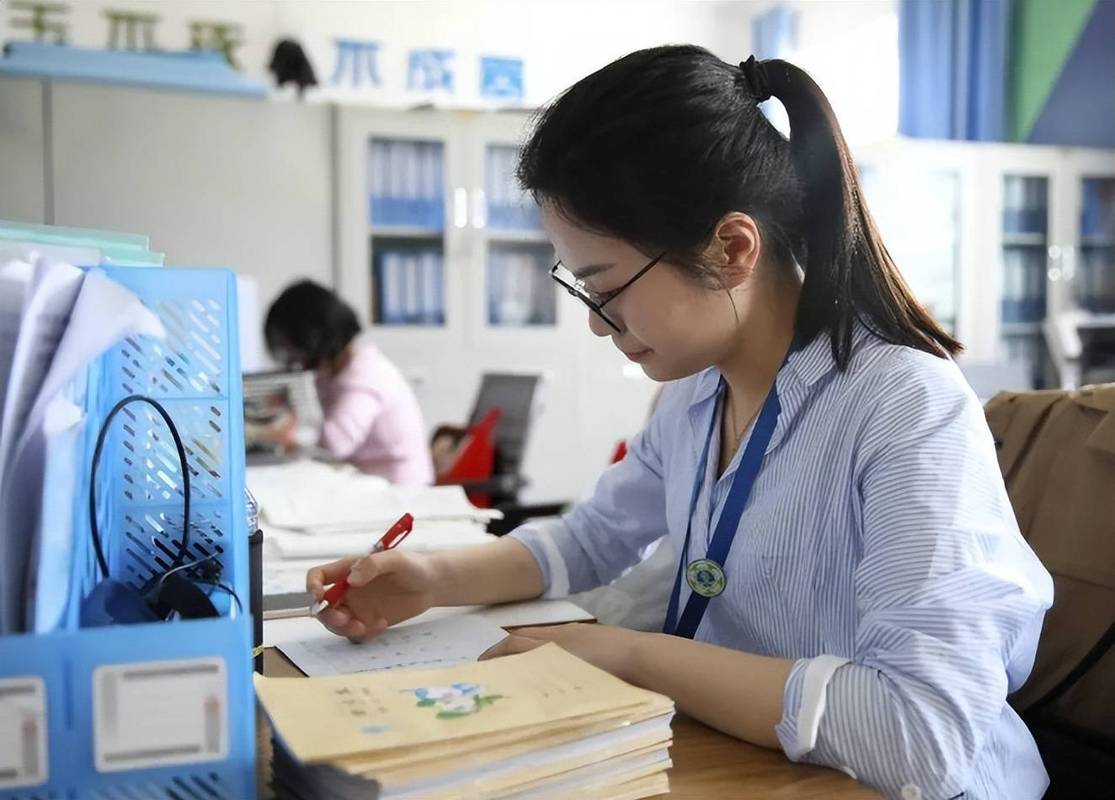 语文教师在线教学平台批改作业界面