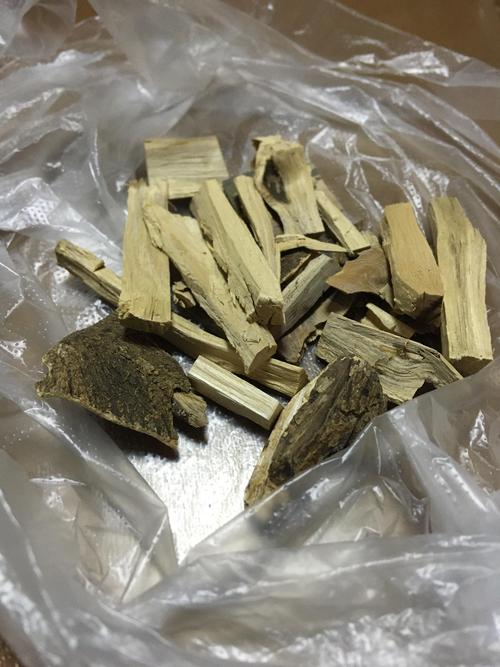 口袋里的樟木碎