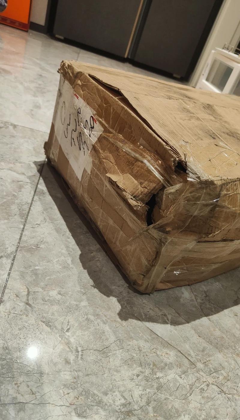 工厂仓库不合格工业包装破损货物实拍