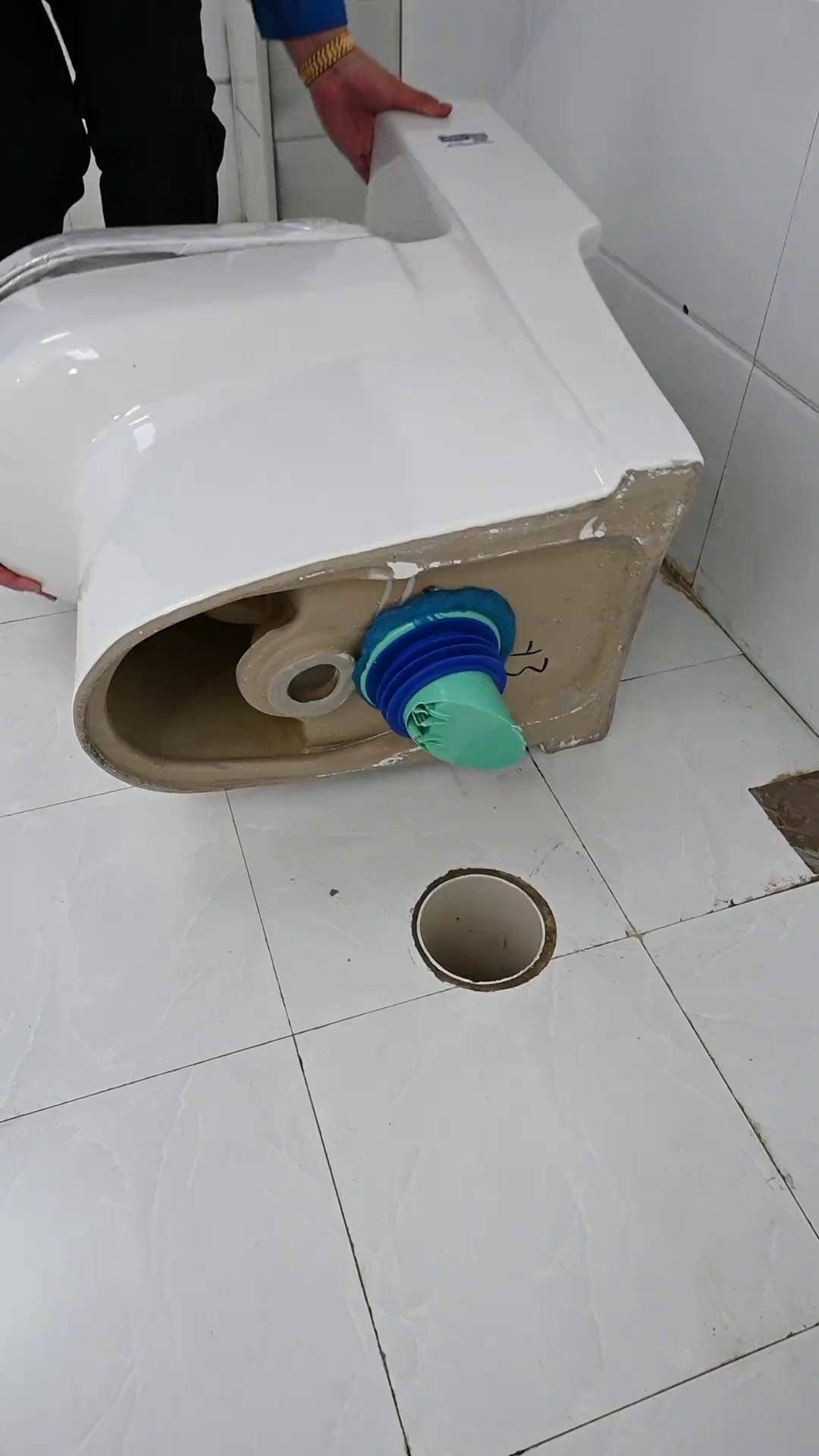 为啥好端端的密封，说漏就漏