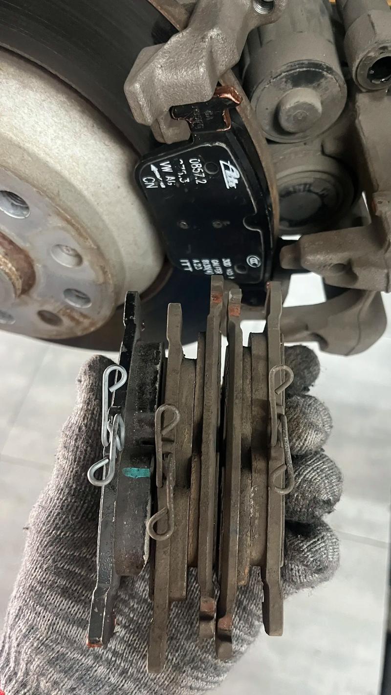 制动器摩擦片磨损对比检测实拍