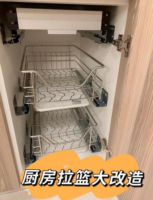 小户型L型橱柜转角拉篮安装实景图