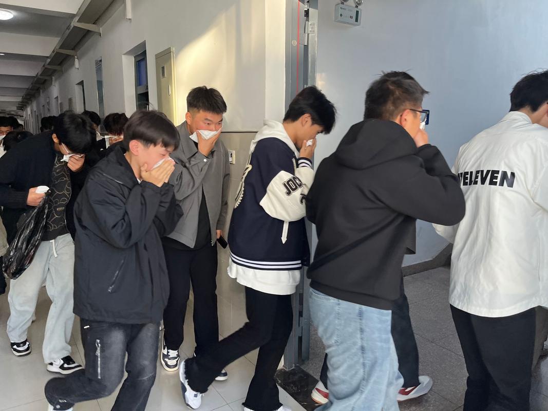 应急疏散演练：别让“狼来了”害了孩子，那次地震时教室乱成一团-如东教育网