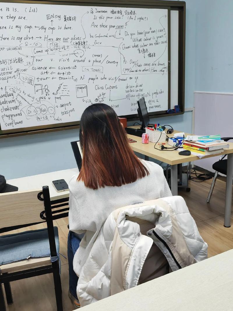 学生备考托福的场景图