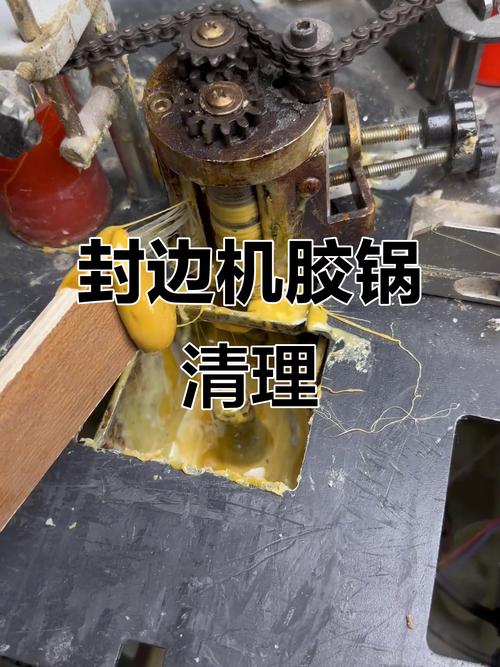 封口机加热模表面残留封胶清理前后对比