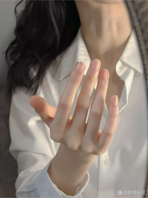 头部和手：细节里的温柔