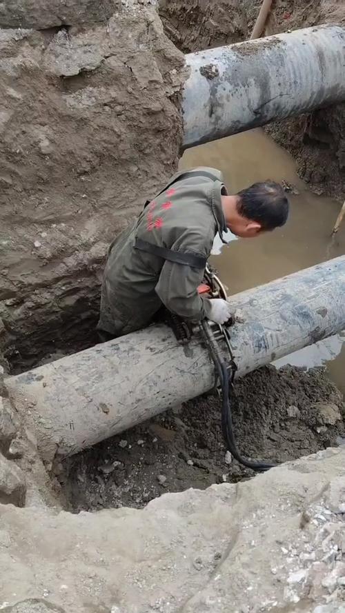 切管机安装现场地基