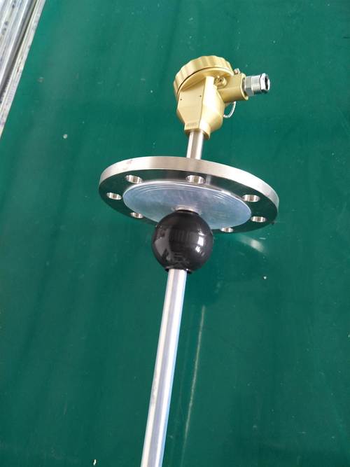 机械加工液位计浮球的焊接工位实拍